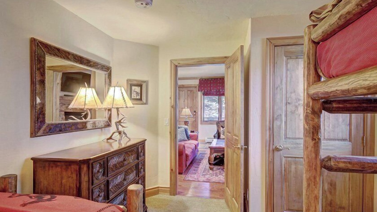 Photo of Bedroom in Edwards