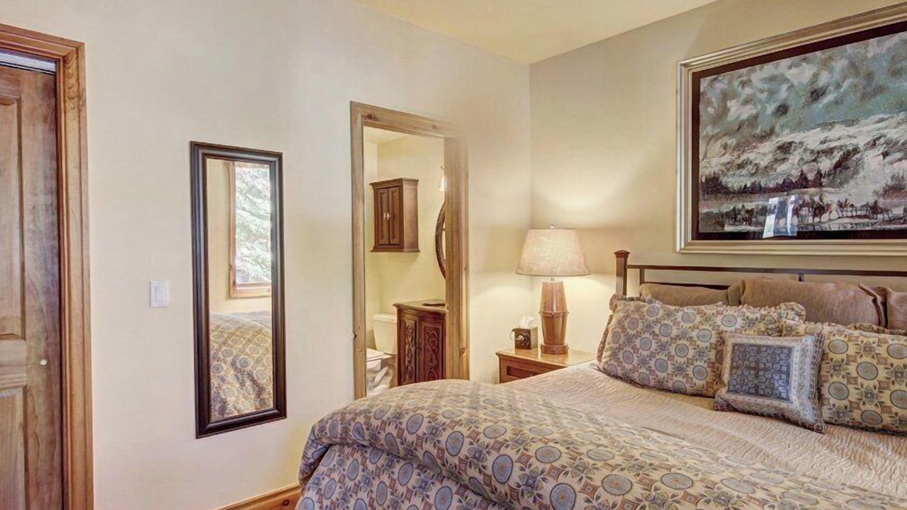 Photo of Bedroom in Edwards
