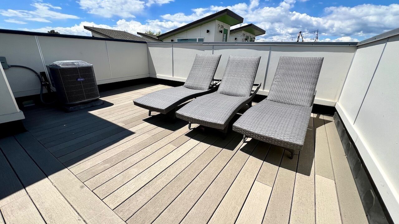 Photo of Patio Balcony in Jefferson Park