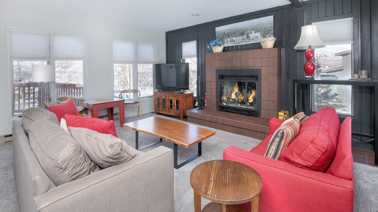 Photo of Livingroom in Highland Meadows