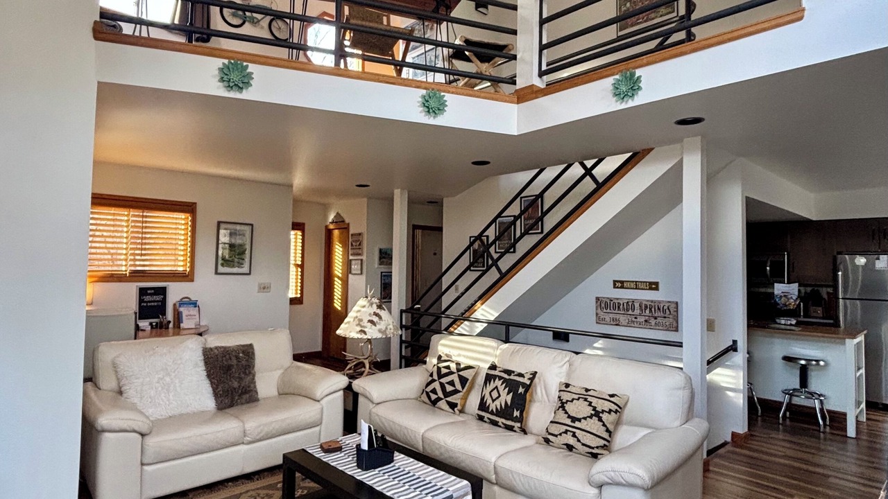 Photo of Livingroom in West Colorado Springs