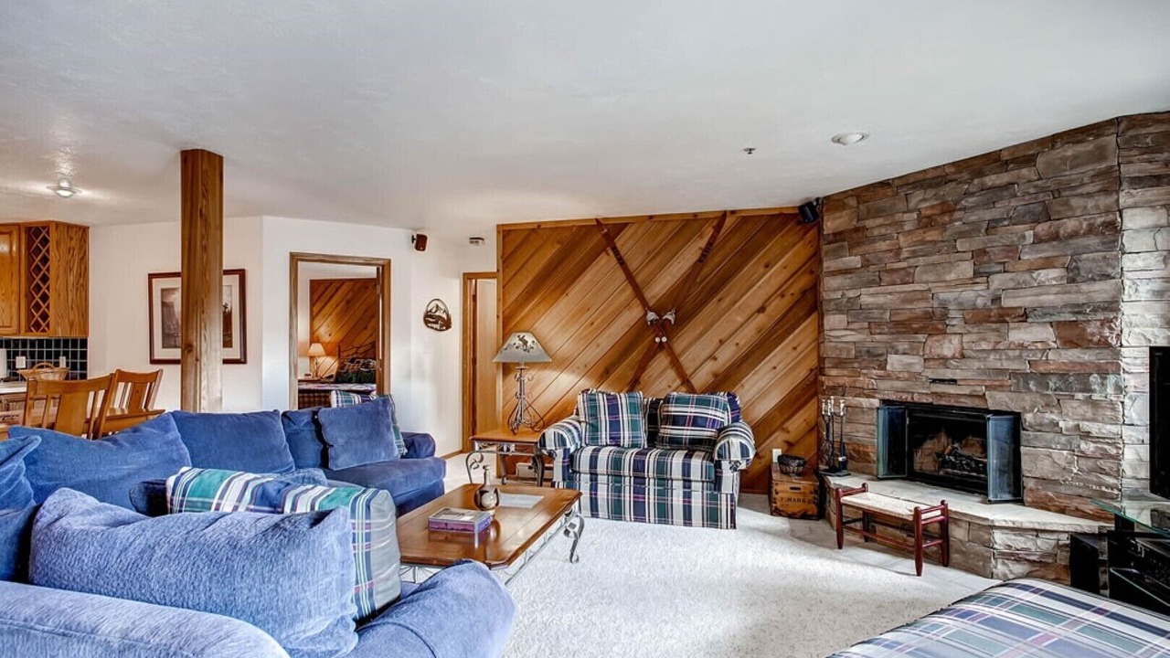 Photo of Livingroom in Historic District