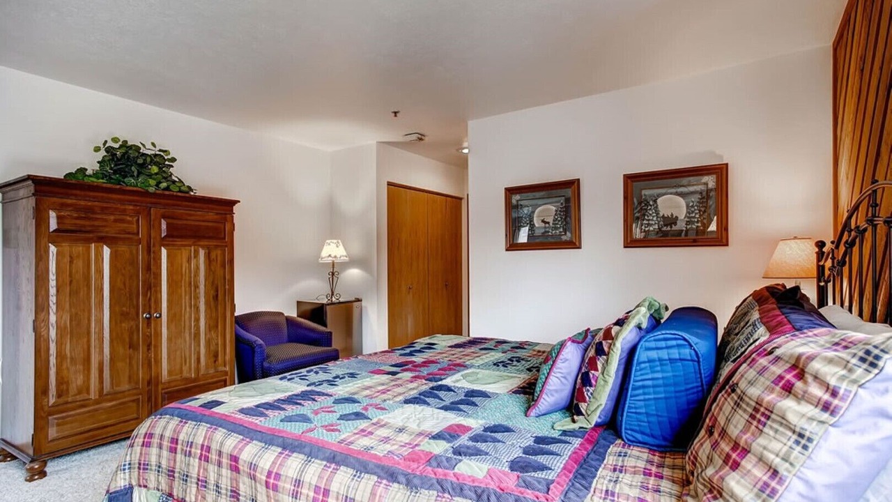 Photo of Bedroom in Historic District