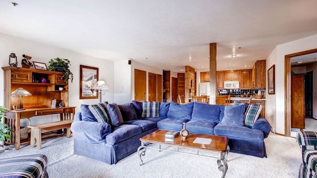 Photo of Livingroom in Historic District