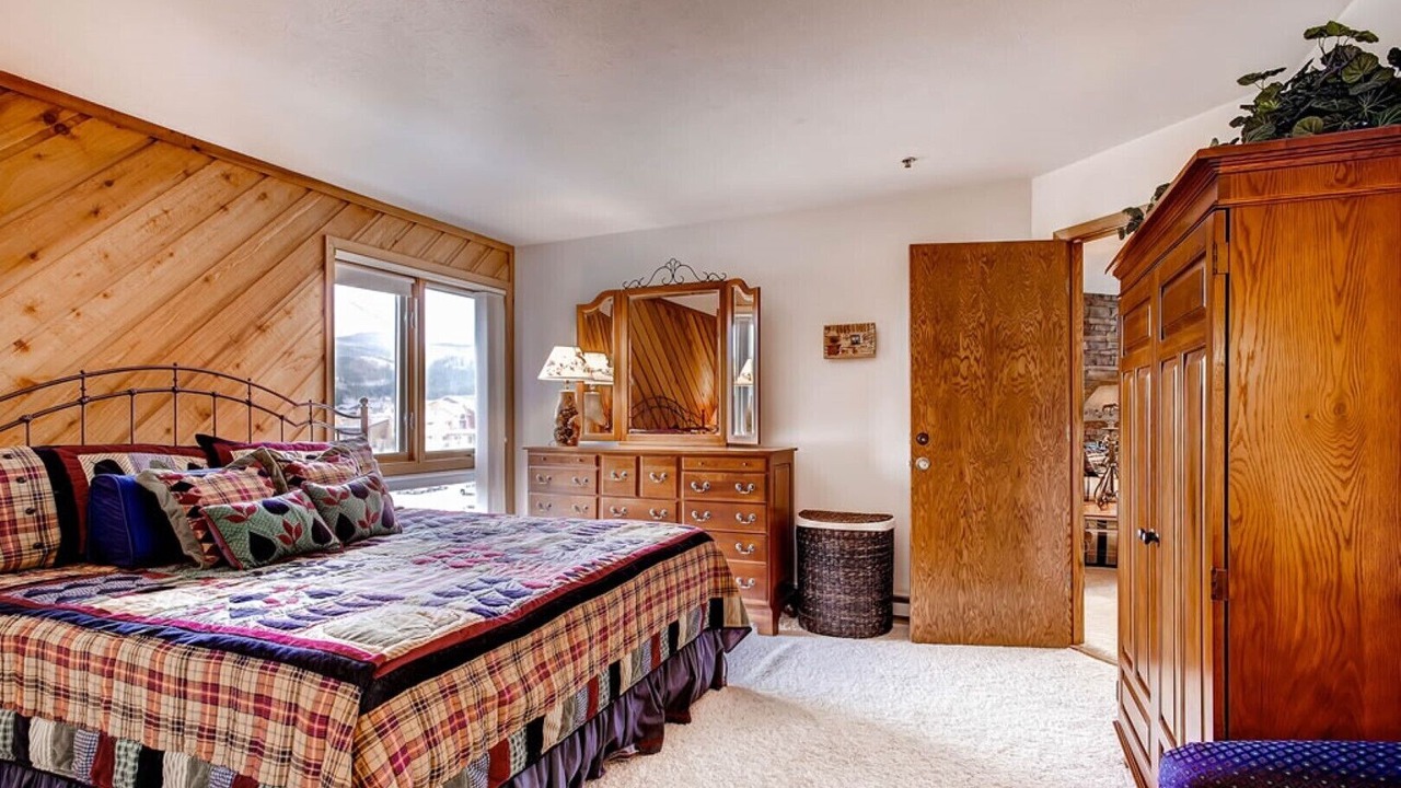 Photo of Bedroom in Historic District