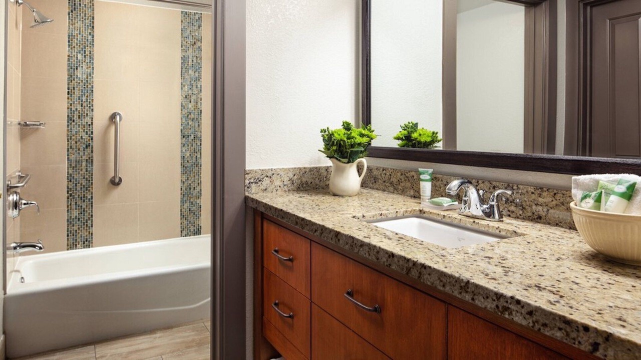 Photo of Bathroom in Peak 9