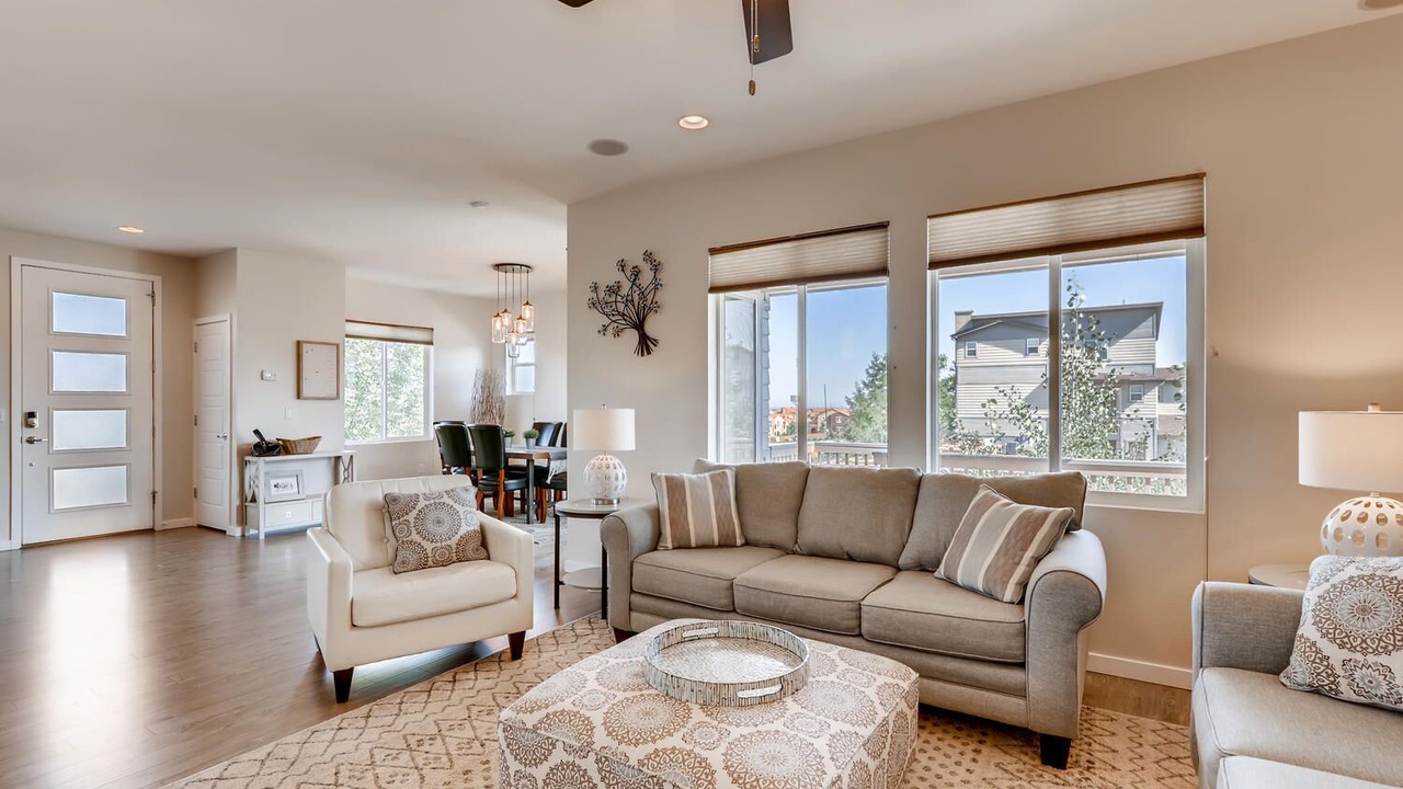Photo of Livingroom in Northridge
