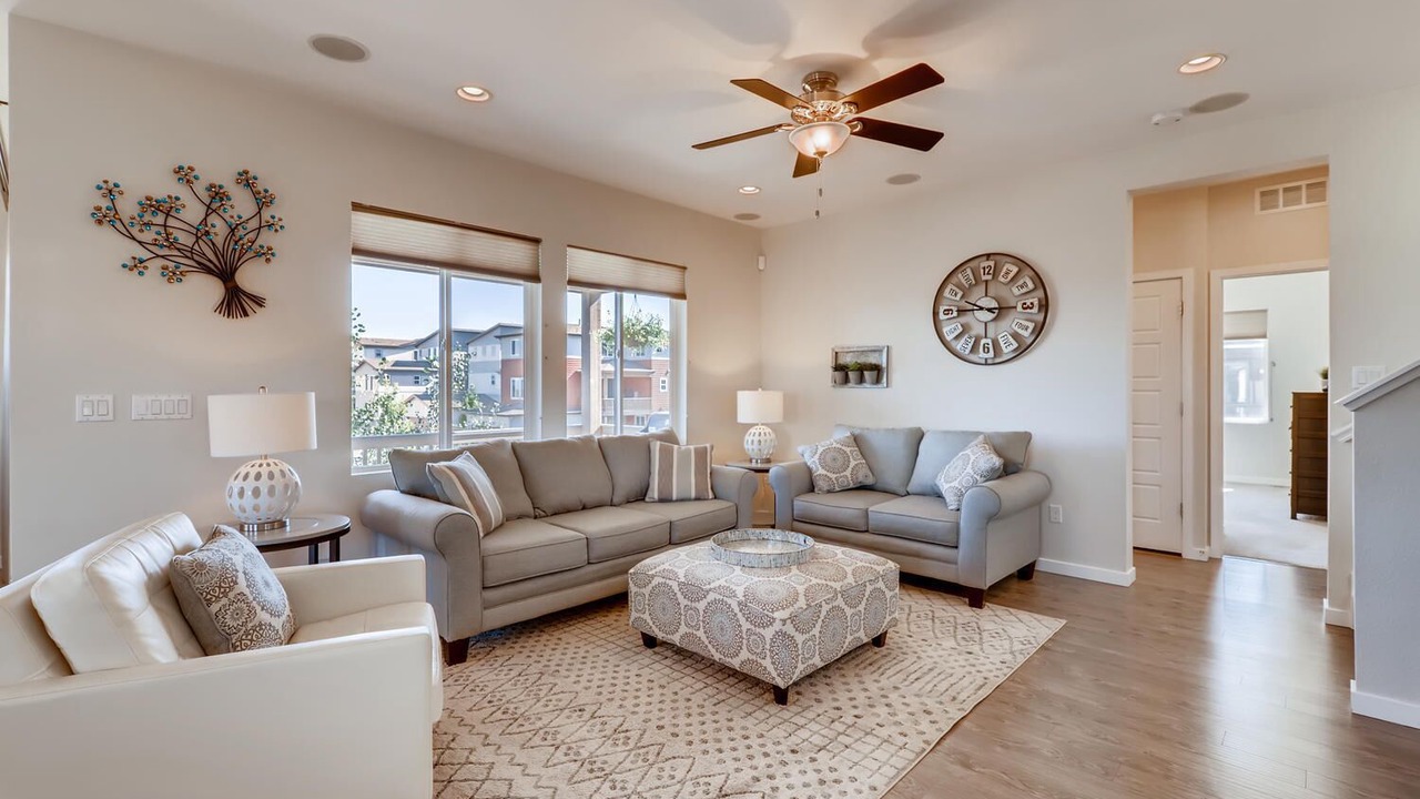 Photo of Livingroom in Northridge