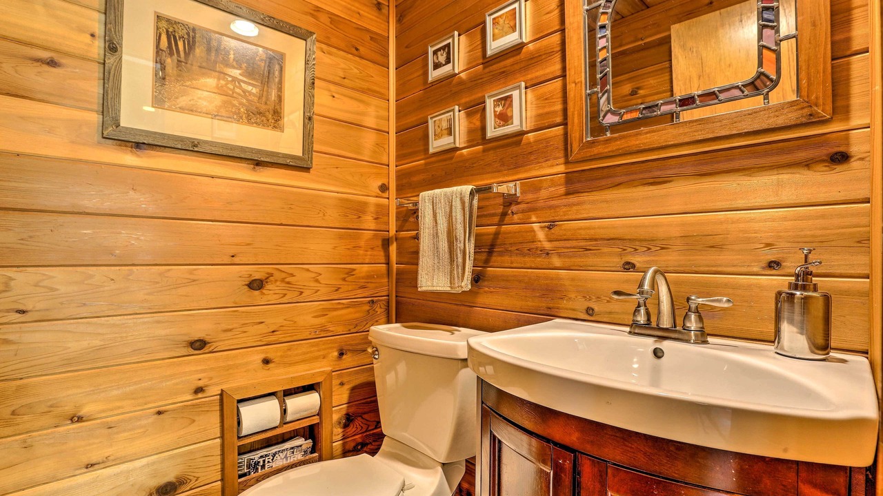 Photo of Bathroom in Downieville-Lawson-Dumont