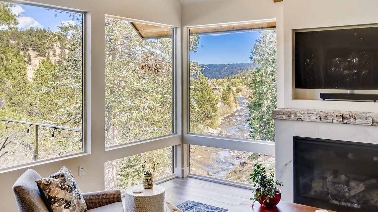 Photo of Livingroom in Black Hawk
