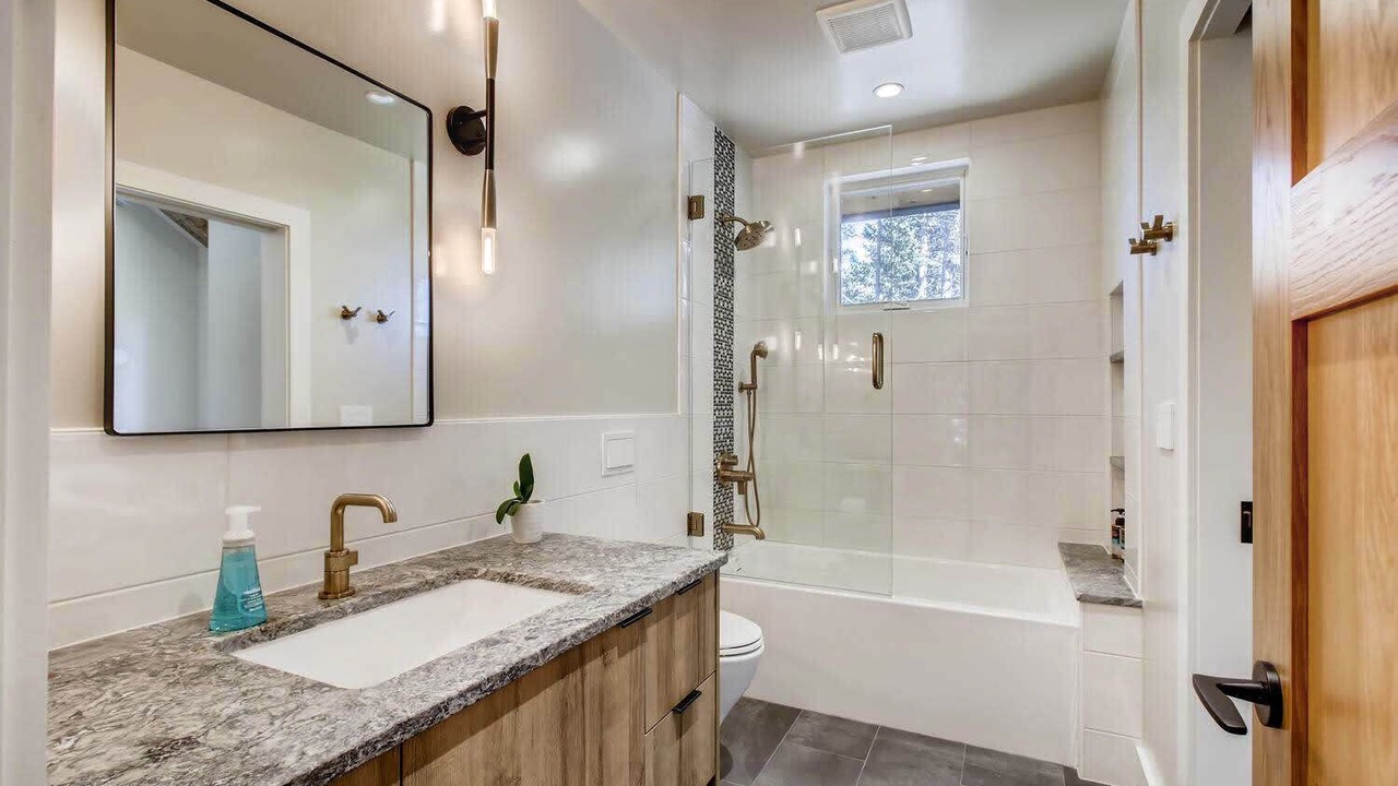 Photo of Bathroom in Black Hawk