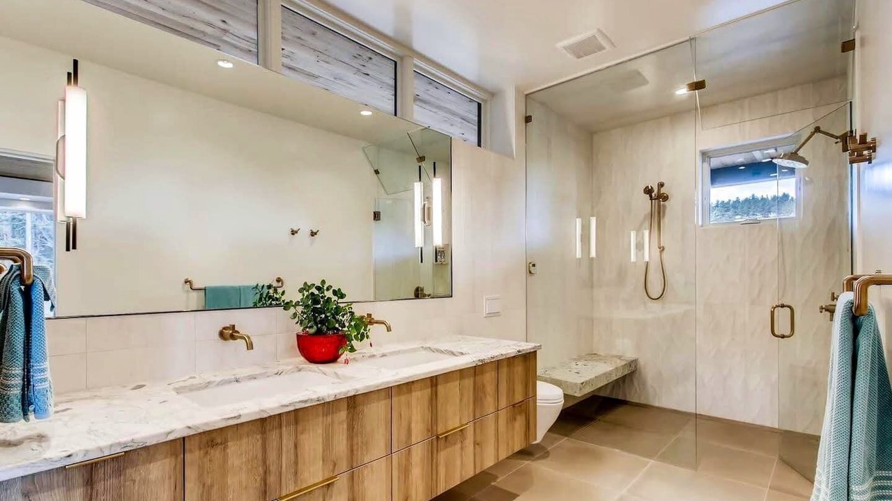 Photo of Bathroom in Black Hawk