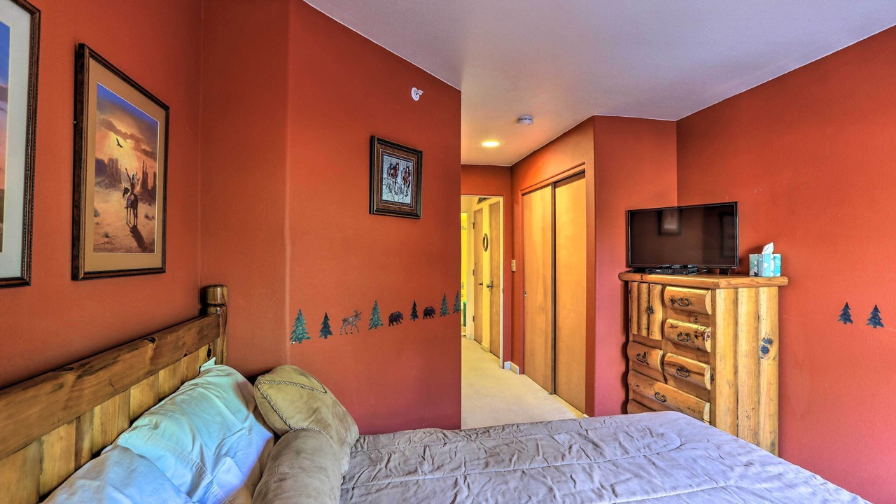 Photo of Bedroom in Edwards