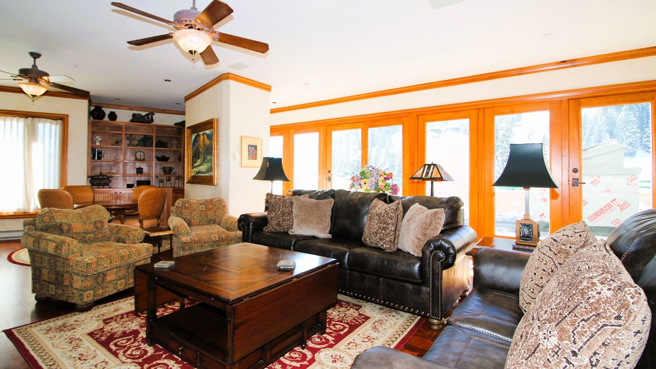 Photo of Livingroom in Purgatory