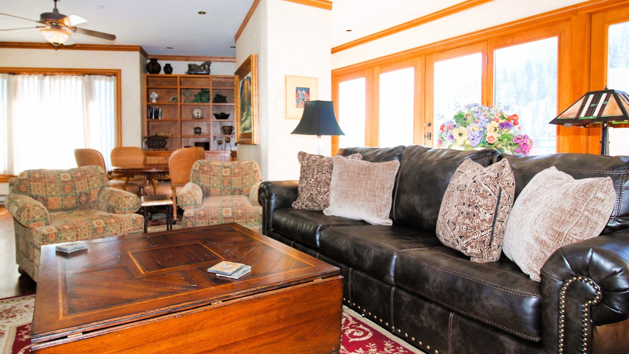 Photo of Livingroom in Purgatory
