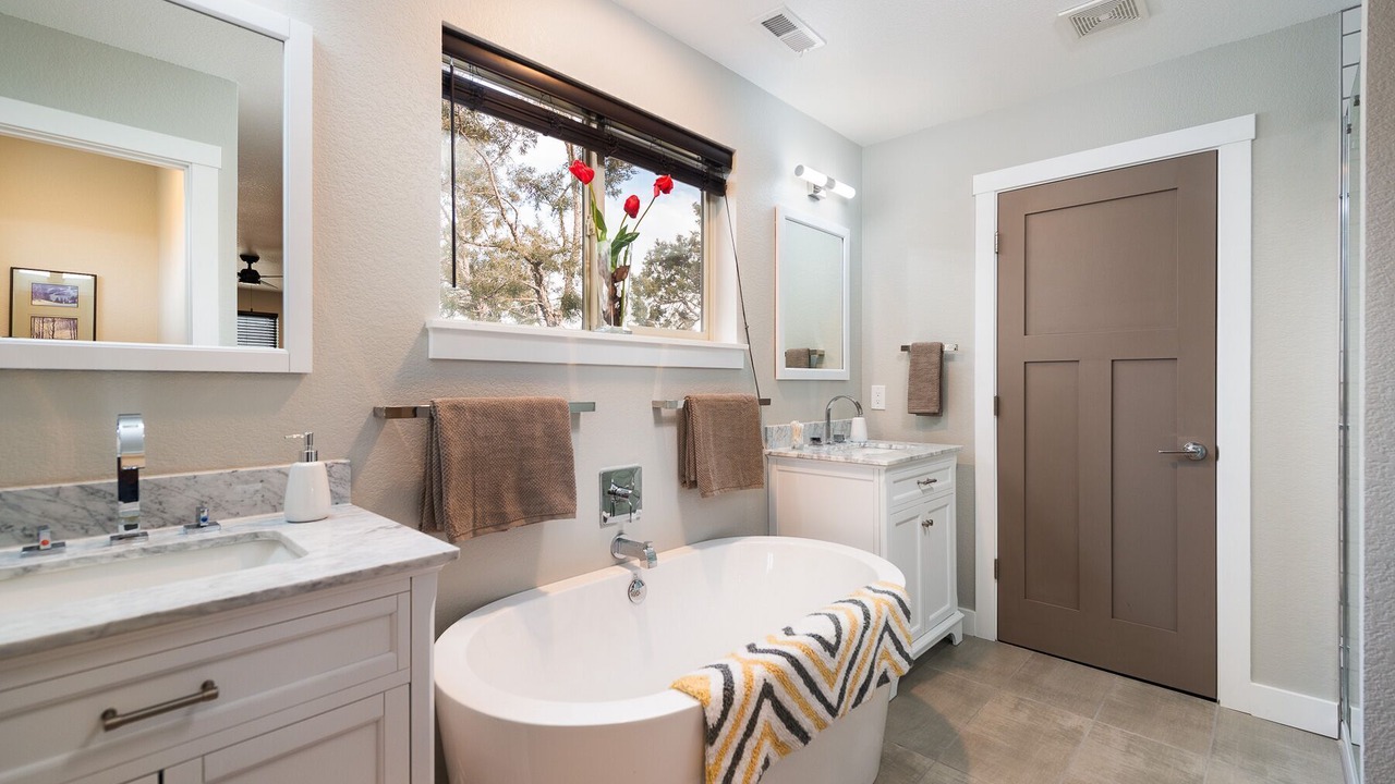 Photo of Bathroom in Skyland