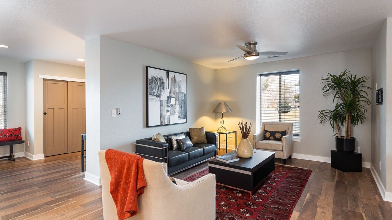 Photo of Livingroom in Skyland