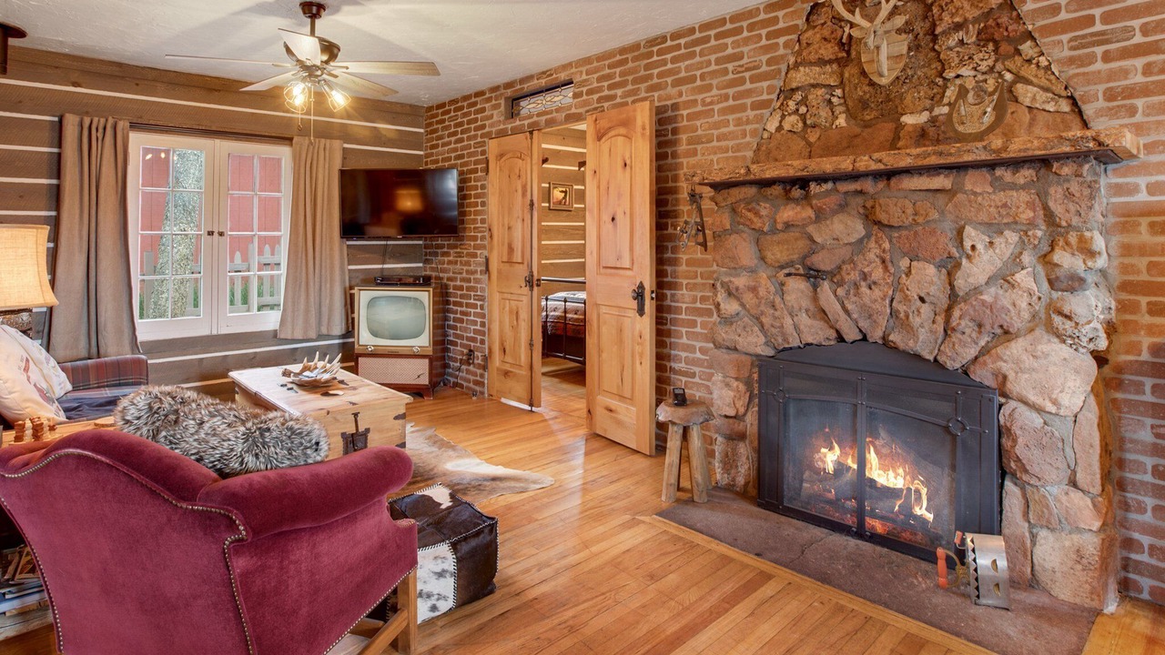 Photo of Livingroom in Woodland Park