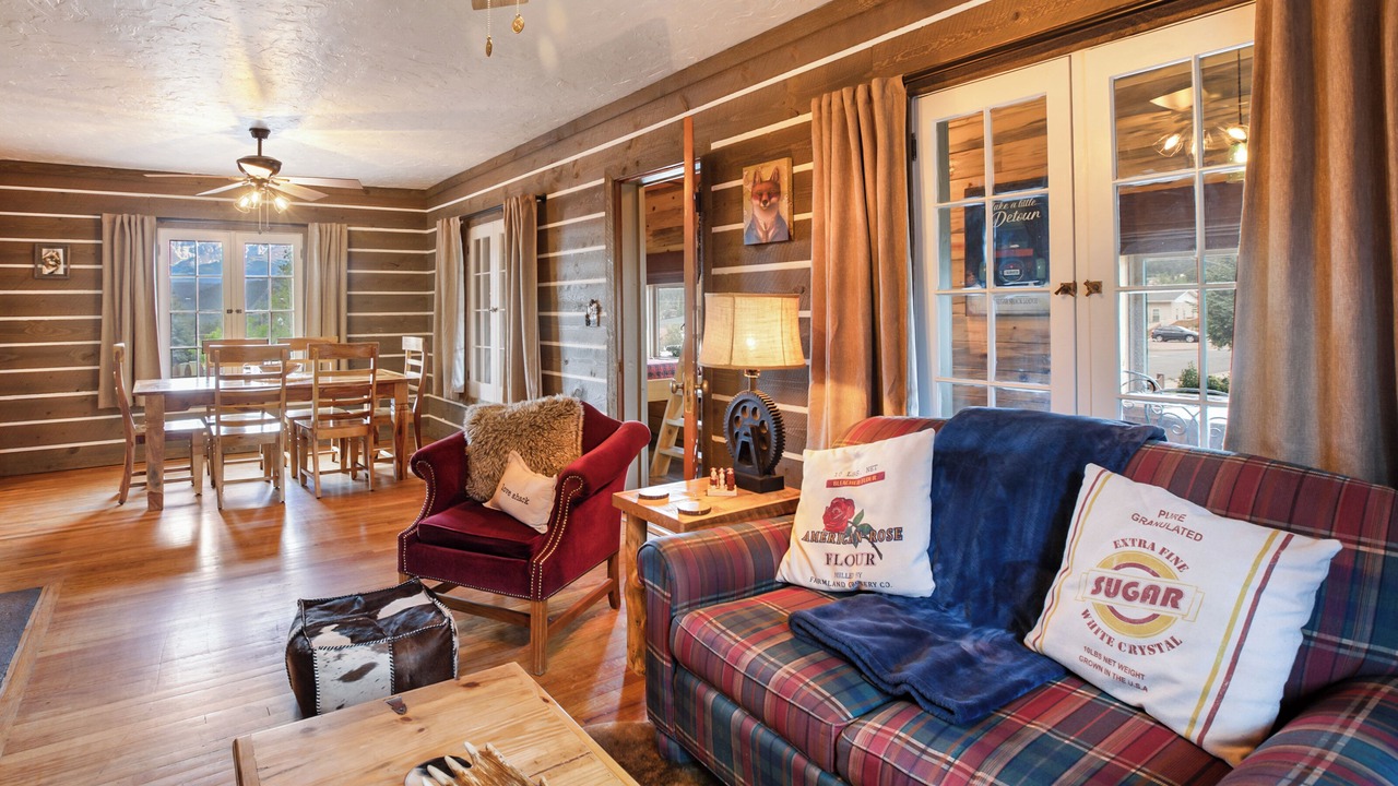 Photo of Livingroom in Woodland Park