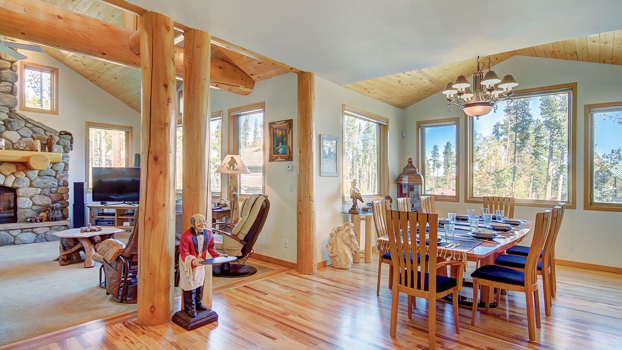 Photo of Livingroom in Boulder Ridge