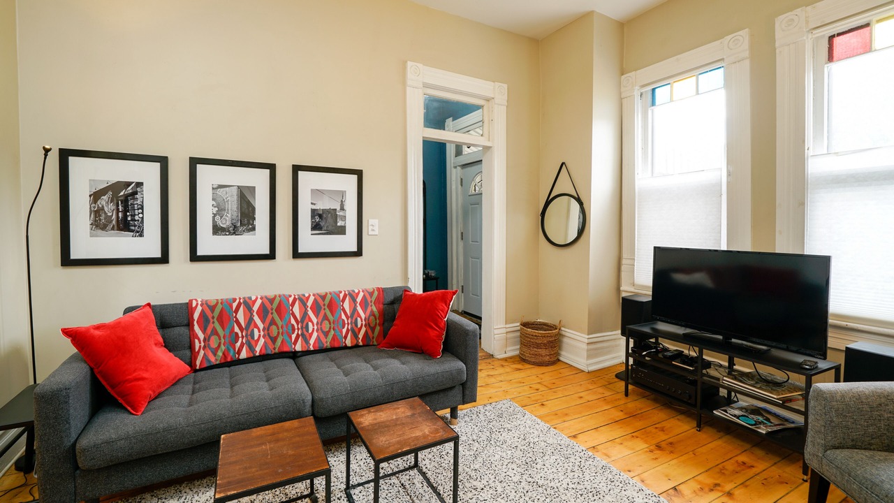 Photo of Livingroom in Five Points