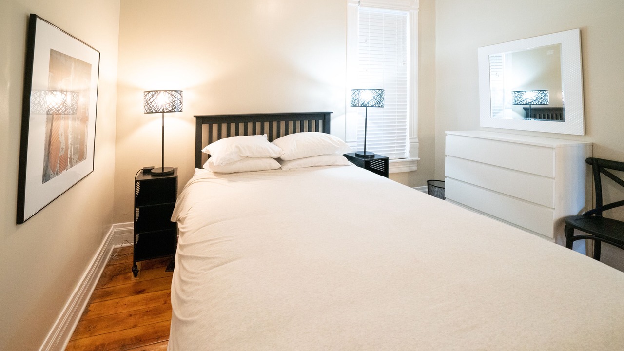 Photo of Bedroom in Five Points