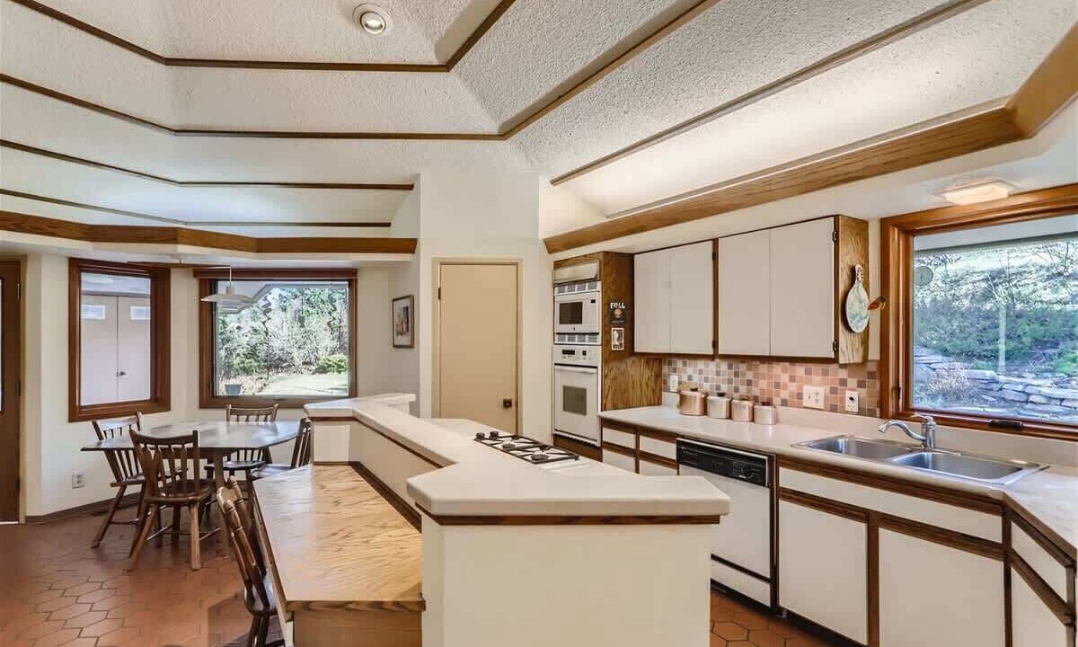 Photo of Kitchen in Devil's Thumb - Rolling Hill