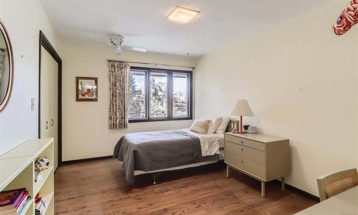 Photo of Bedroom in Devil's Thumb - Rolling Hill
