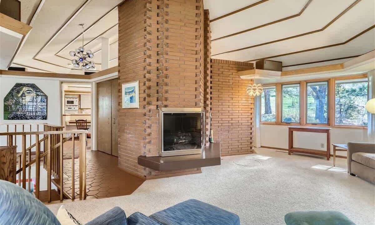 Photo of Livingroom in Devil's Thumb - Rolling Hill
