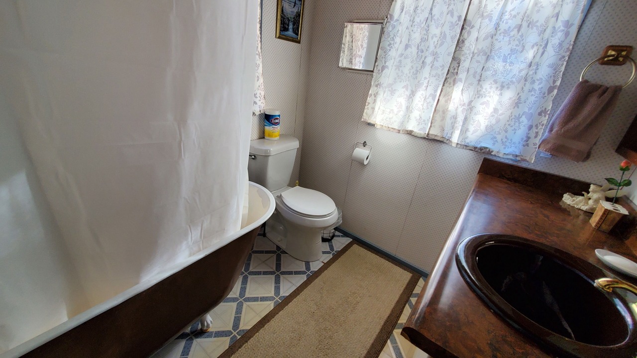 Photo of Bathroom in Pine