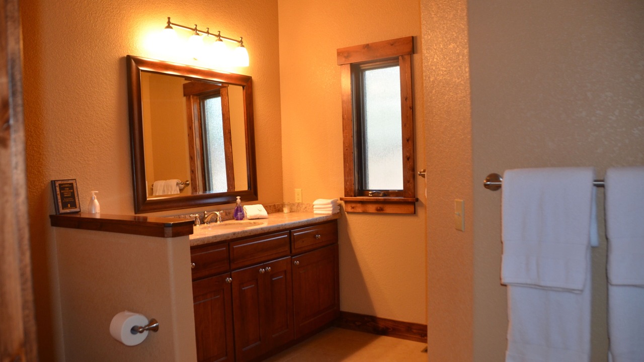 Photo of Bathroom in Pine
