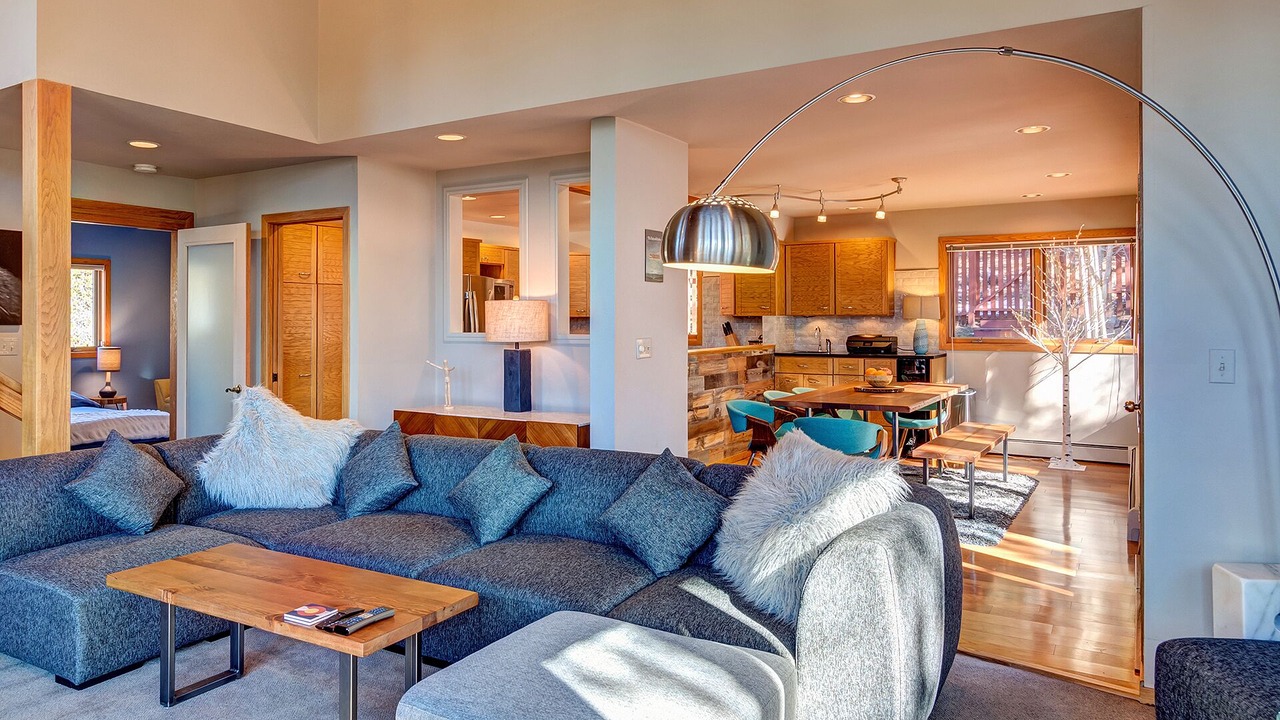 Photo of Livingroom in Forest Hills