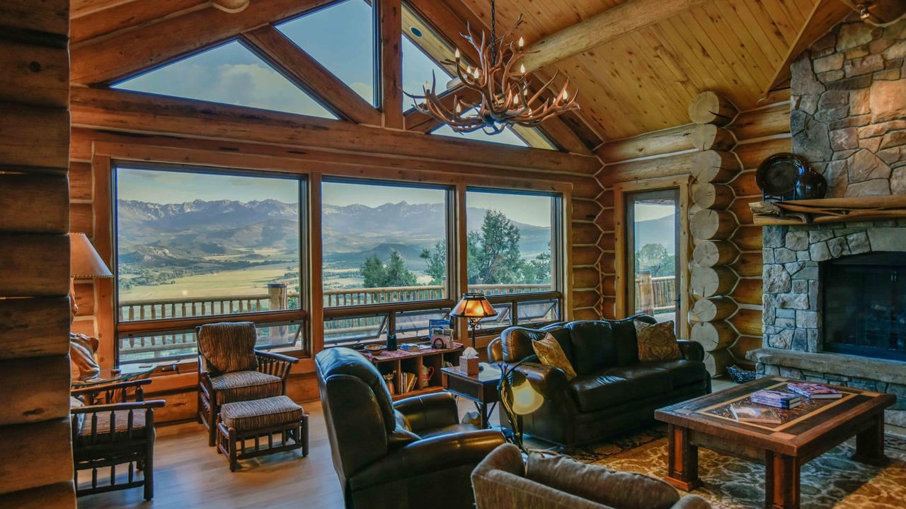 Photo of Livingroom in Pleasant Valley