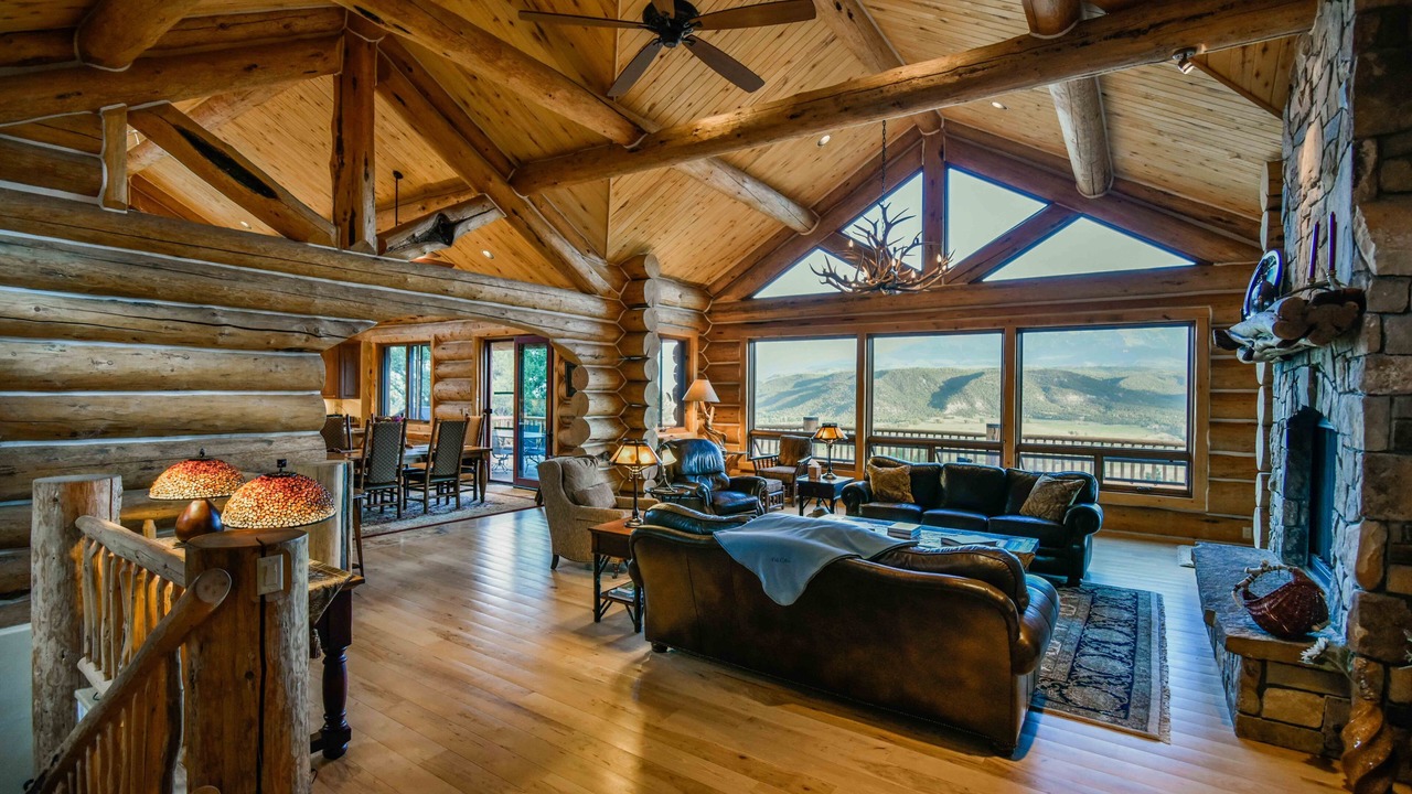 Photo of Livingroom in Pleasant Valley