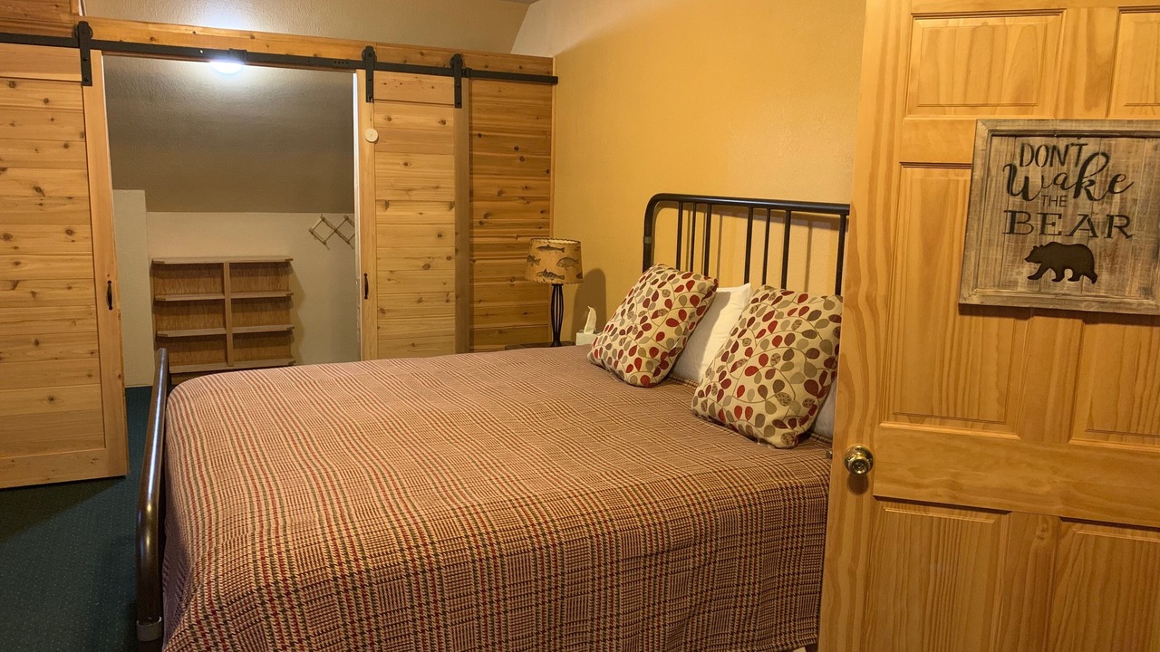 Photo of Bedroom in Glenwood Springs