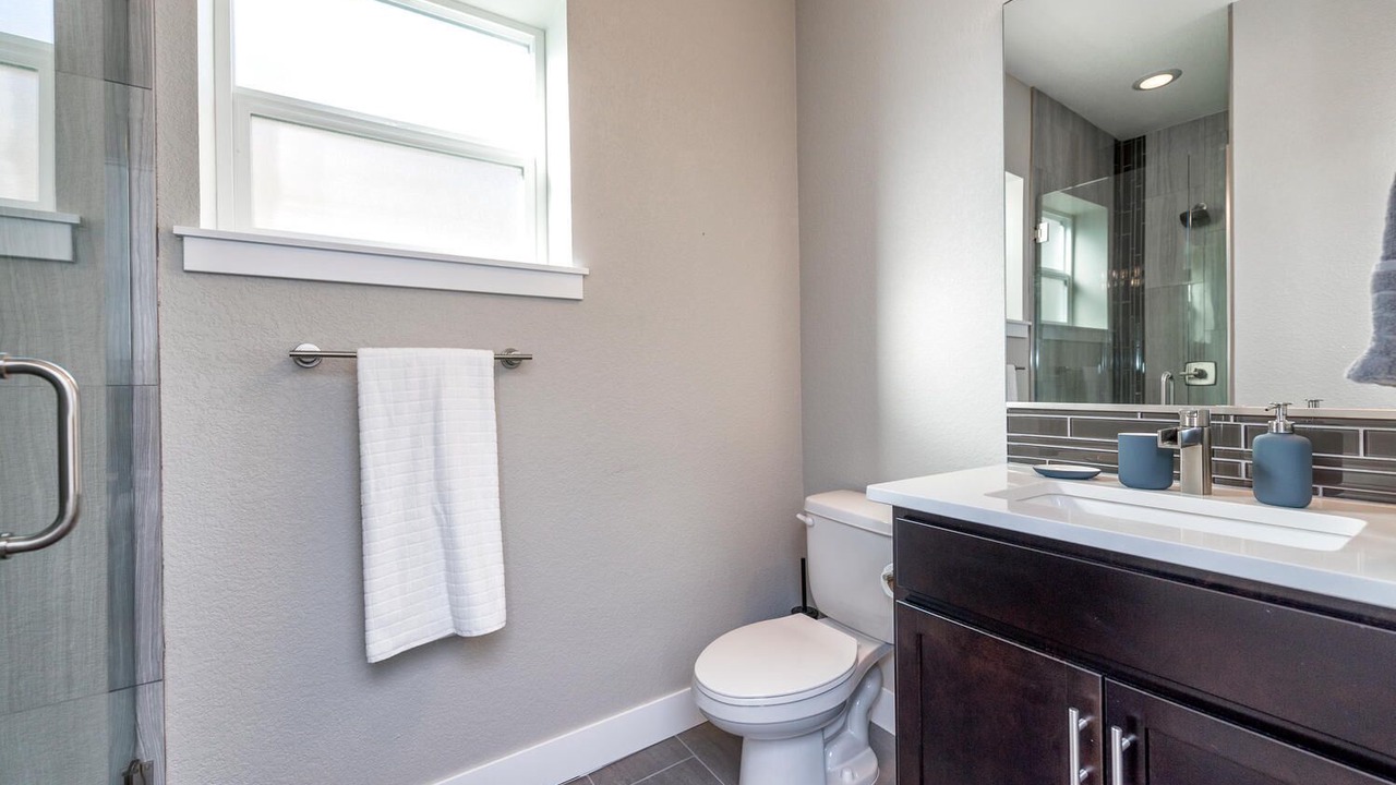 Photo of Bathroom in Jefferson Park