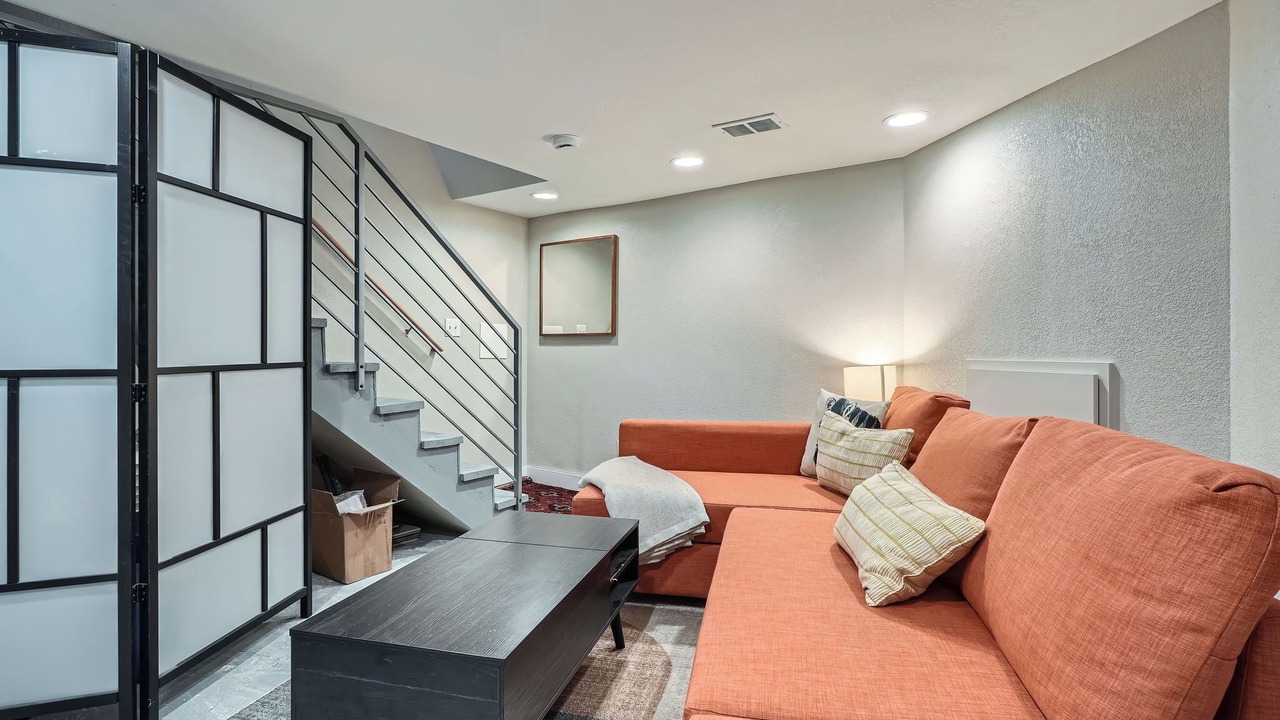 Photo of Livingroom in Jefferson Park