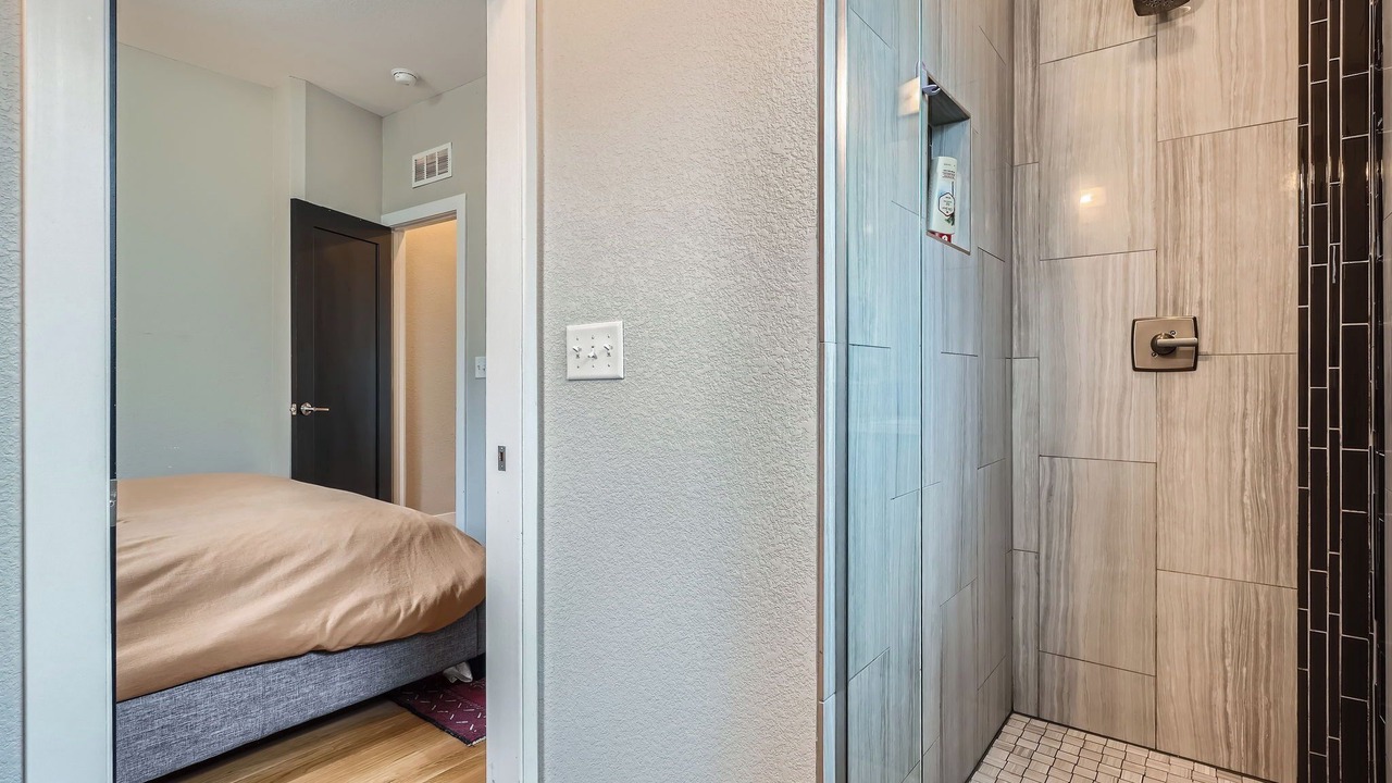 Photo of Bathroom in Jefferson Park
