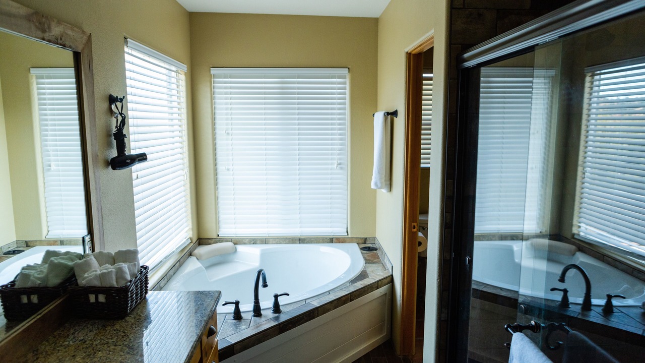 Photo of Bathroom in Manitou Springs Historic District