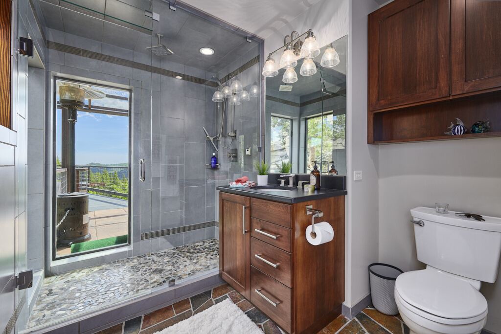 Photo of Bathroom in Black Hawk