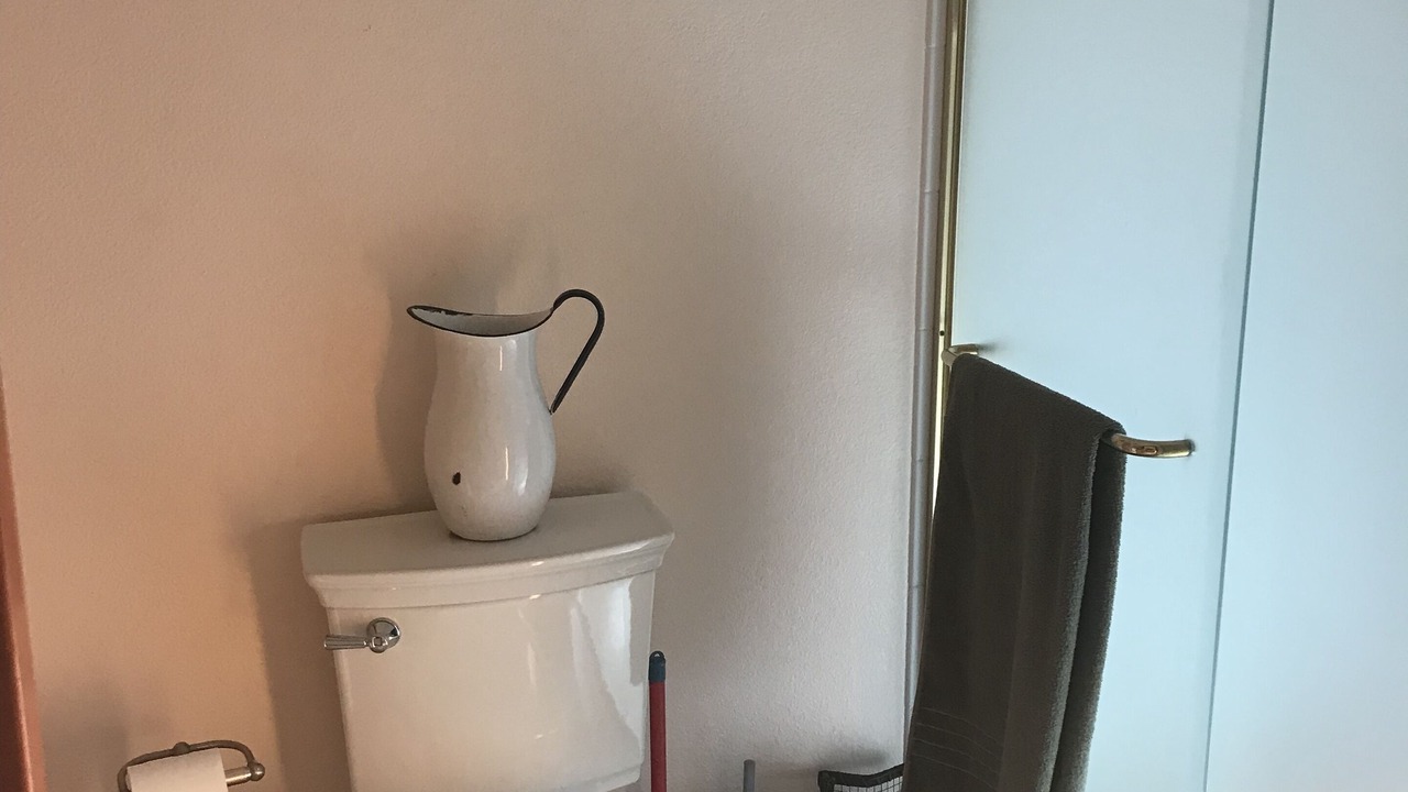 Photo of Bathroom in Lyons
