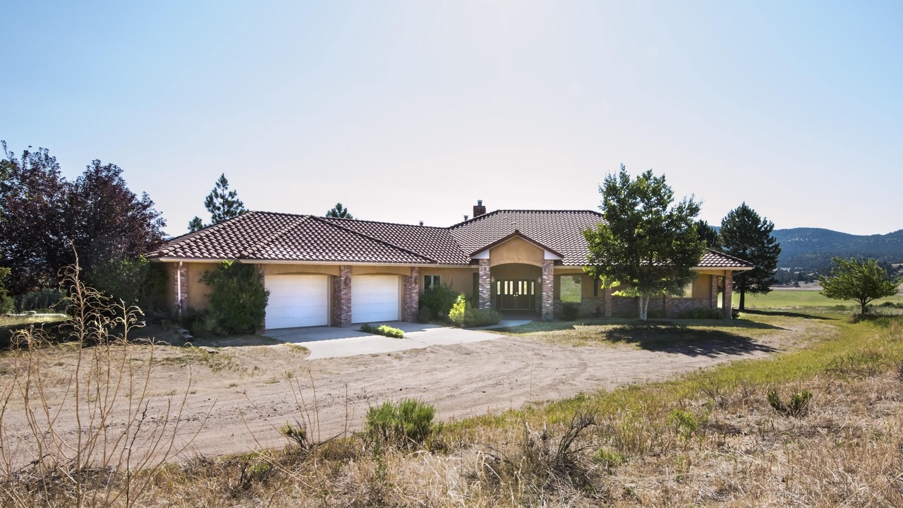 Photo of Outdoor in Hillside