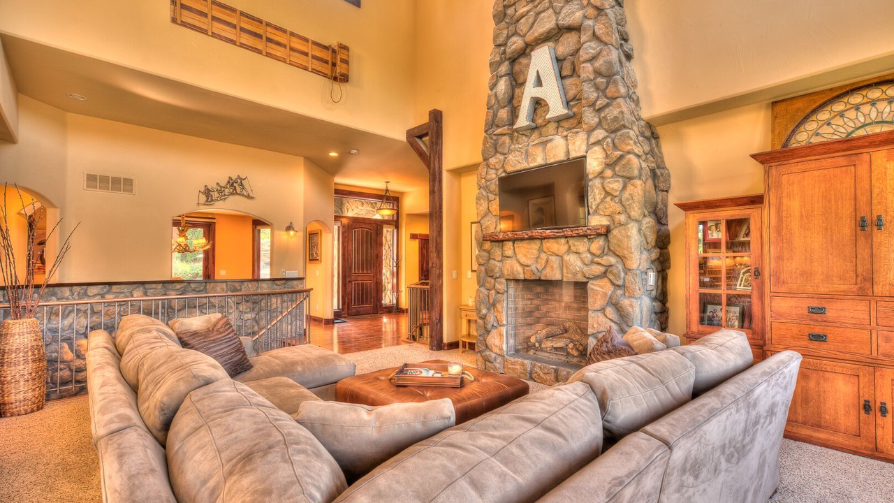 Photo of Livingroom in Castle Rock