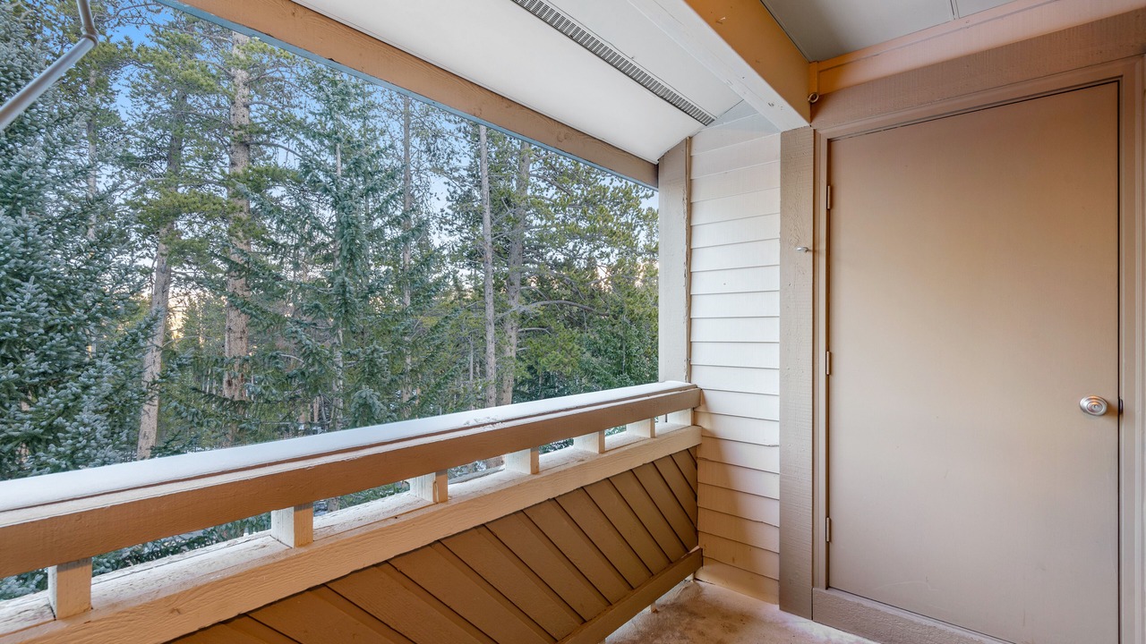 Photo of Outdoor in Peak 8
