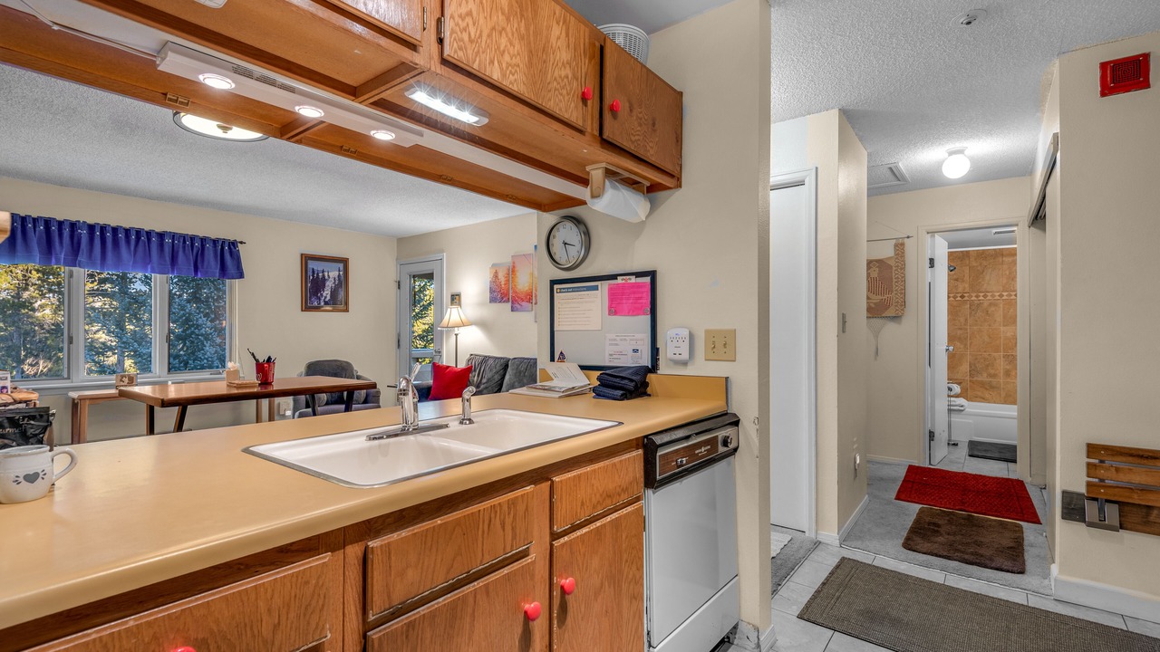 Photo of Kitchen in Peak 8