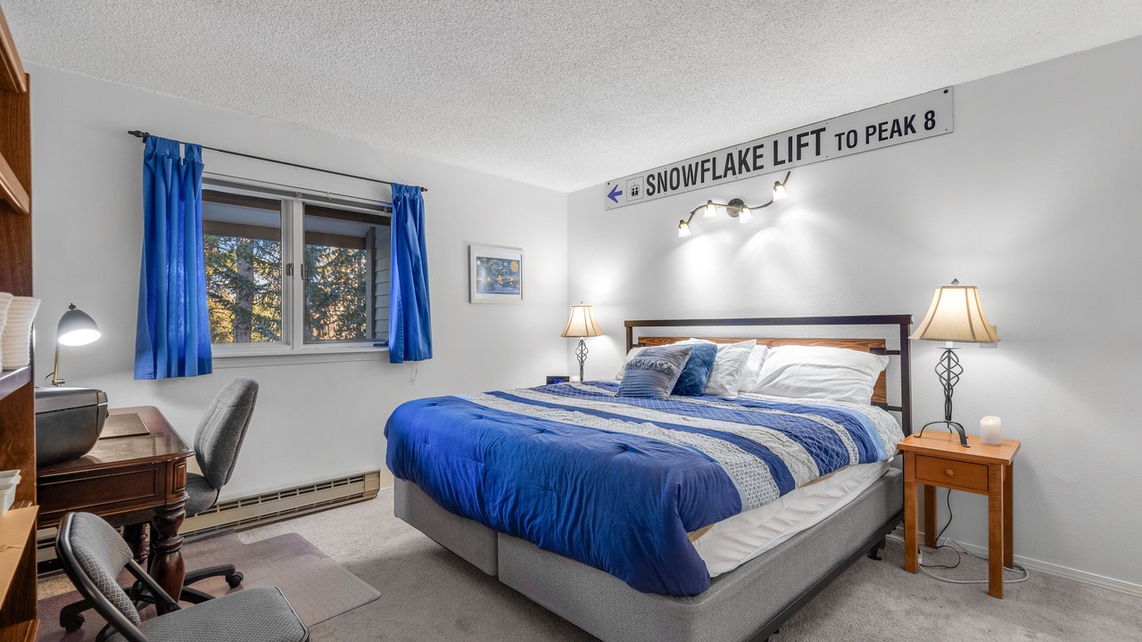 Photo of Bedroom in Peak 8