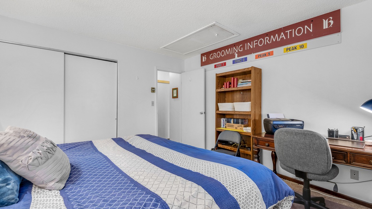 Photo of Bedroom in Peak 8