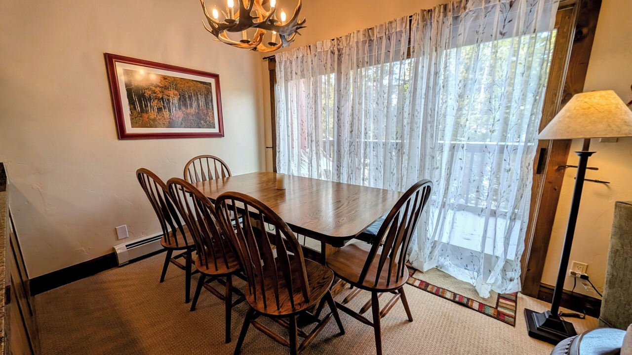 Photo of Livingroom in Lakeside Village