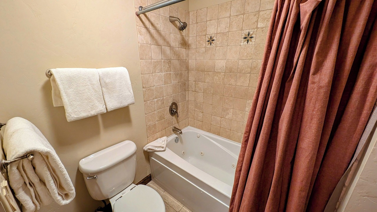 Photo of Bathroom in Lakeside Village