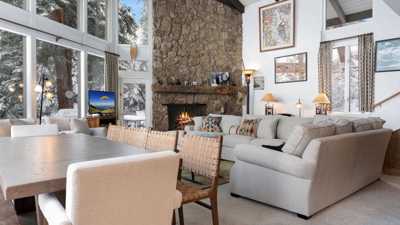 Photo of Livingroom in Vail